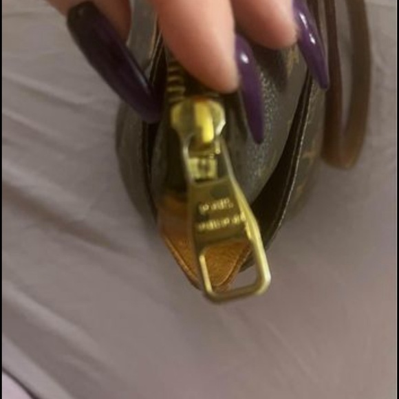 Authentic Louis Vuitton Totally MM. - Picture 6 of 16